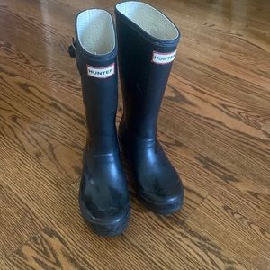Gently used hunter boots matte black